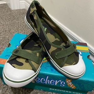 Camo Skechers NWOT